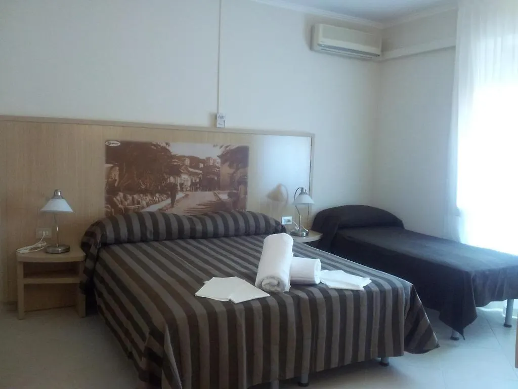 ***  Hotel Centro インペリア イタリア